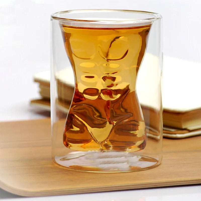 Прозрачные стеклянные хрустальные мужские и женские кружки в форме тела