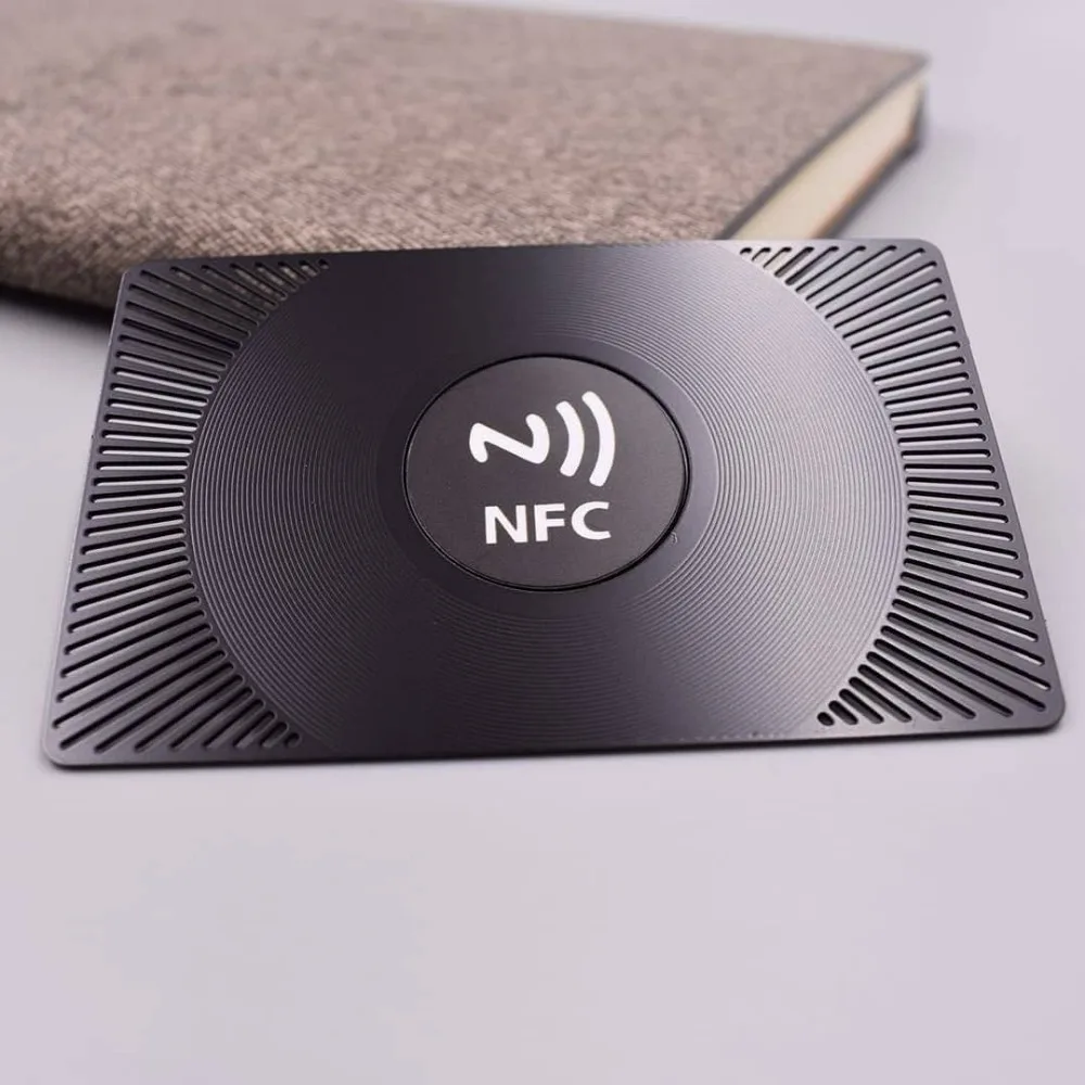 Роскошный ntag213/Ntag215/Ntag216 с черным металлическим покрытием RFID NFC металлическая карта черный