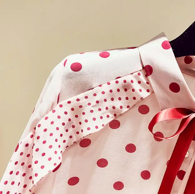 

Women's Spring Autumn Vintage dot print chiffon Shirt Female Ruffles Elegant Chic Blouse Tops Basic Tees TB658