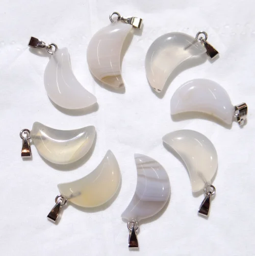 Оптовая продажа модных кварцевых кристаллов Natuursteen tiger eye Opalite Mix Onyx Bedels Moon Hangers Voor