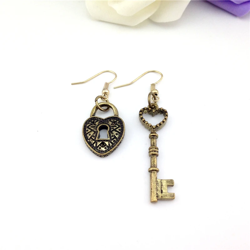 Женские серьги подвески в стиле ретро ассиметричные висячие украшения виде