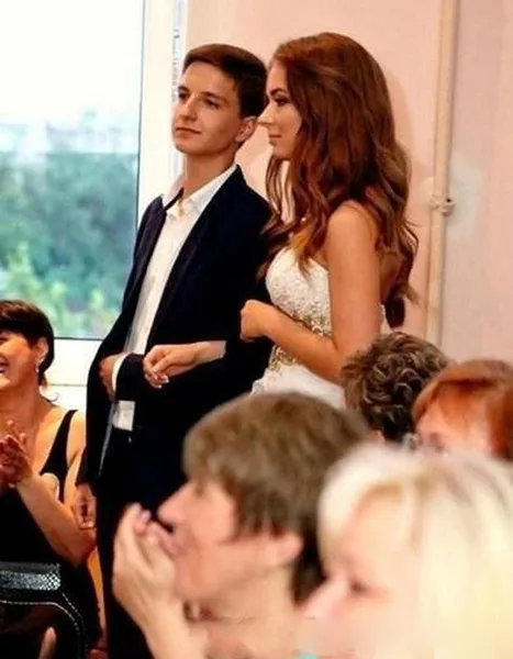 Белое Бальное Платье Простые Свадебные платья 2019 элегантные с открытыми плечами