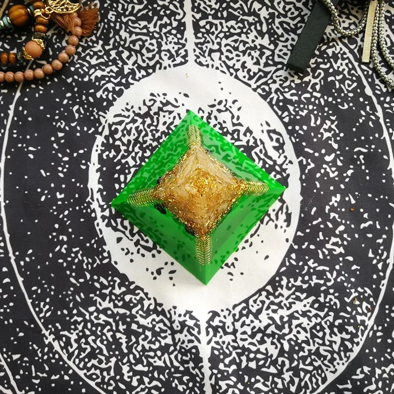 7Cm AURAREIKI Orgonite Pyramid Raziel Anahata Chakra Changing The Magnetic Field Of Life Energy Crystal Jewelry Crafts |