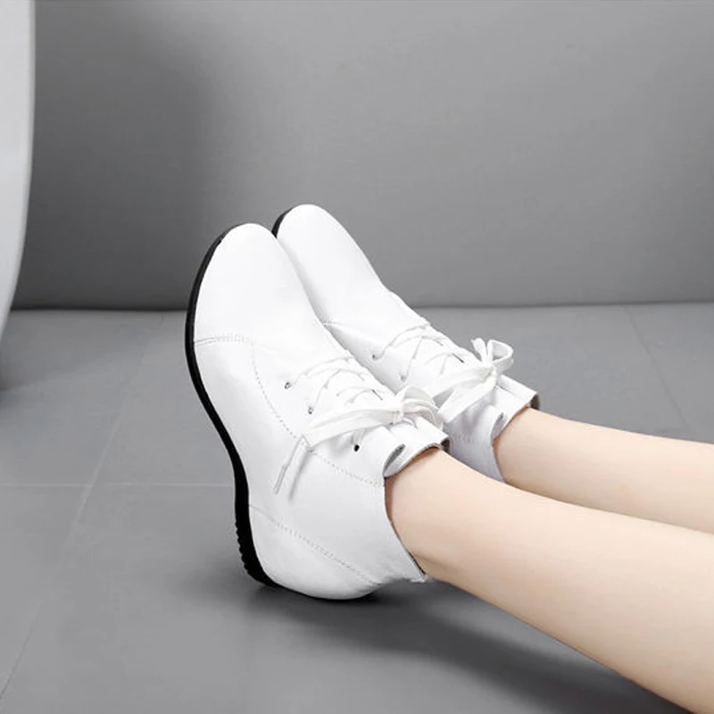 

TIMETANG2018New Fall Genuine Leather Flat Heel Women Single Shoes Women's Casual Boots Female Flats Height Increasing Boots E321