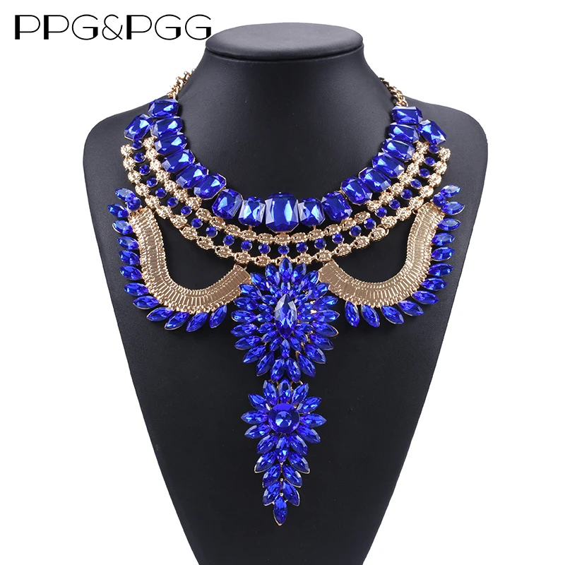 Модное женское ожерелье с крупными кристаллами синего и черного цвета большой