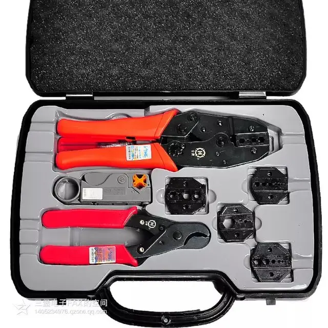 Обжимные плоскогубцы подключаются к комплектам инструментов осевой сжатия