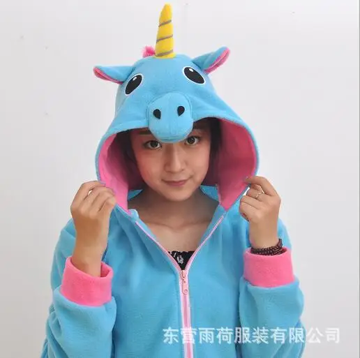 Свитер с длинным рукавом и изображением животных кораллового цвета