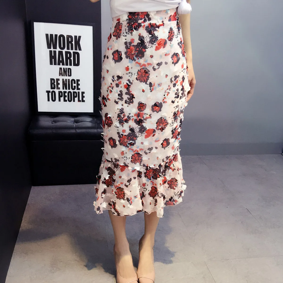 2018 Spring And Summer New Elegant Temperament Loose T-shirt High Waist Long Floral Petal Package Hip Fish Tail Skirt Suit | Женская