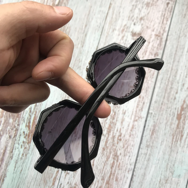 Женские круглые солнцезащитные очки с бриллиантами и блестящими кристаллами