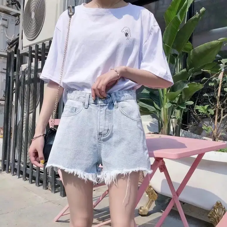 Женские джинсовые шорты с высокой талией рваные бахромой и завышенной