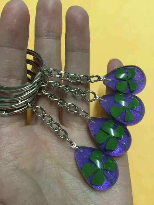 

18 pcs lovely jewelry purple fashion drop style real four leaf clover keychain