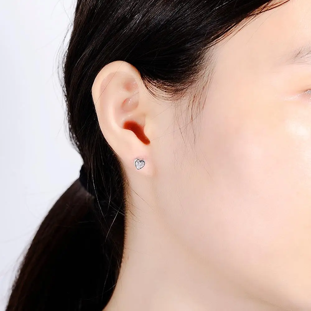 Серебряные серьги для женщин маленькие белые гвоздики с кубическим цирконием