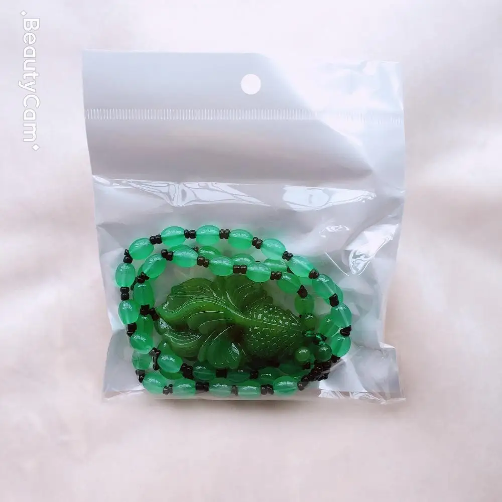 Бусины из натурального камня милое ожерелье с узелком и маленькой золотой рыбкой