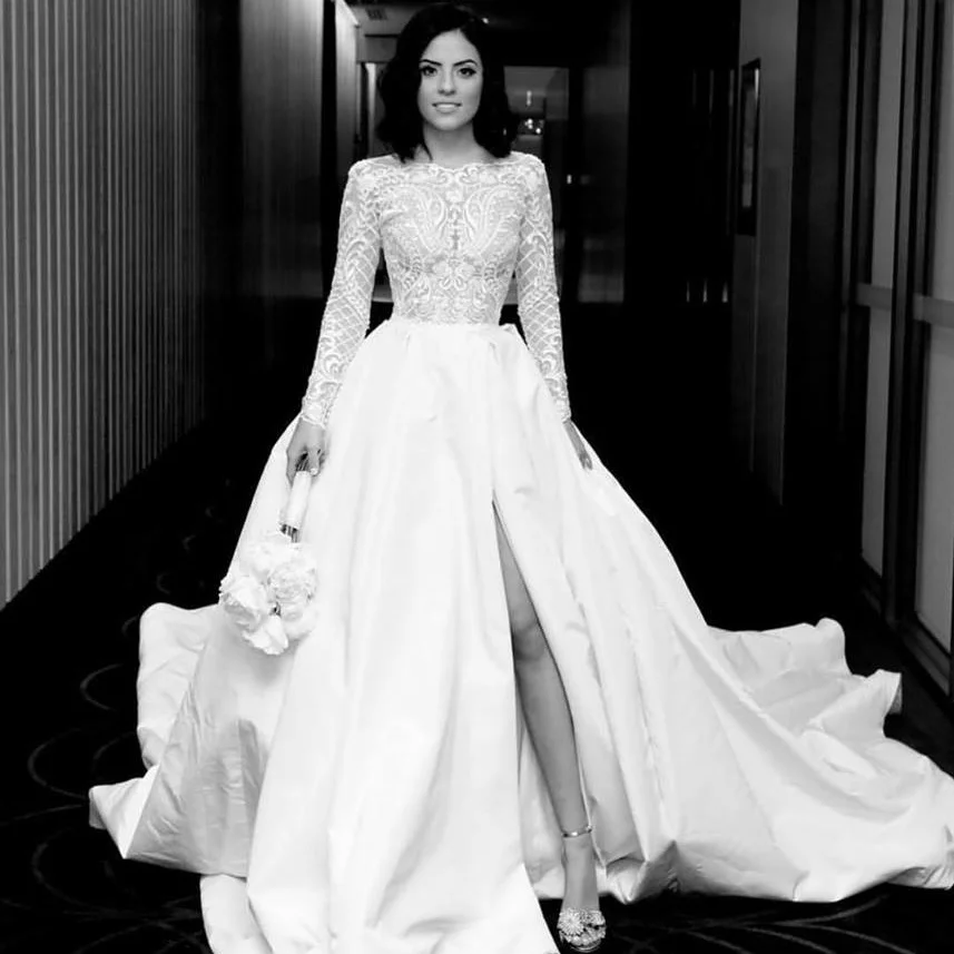 Женское свадебное платье со шлейфом скромное до бедра с длинными рукавами