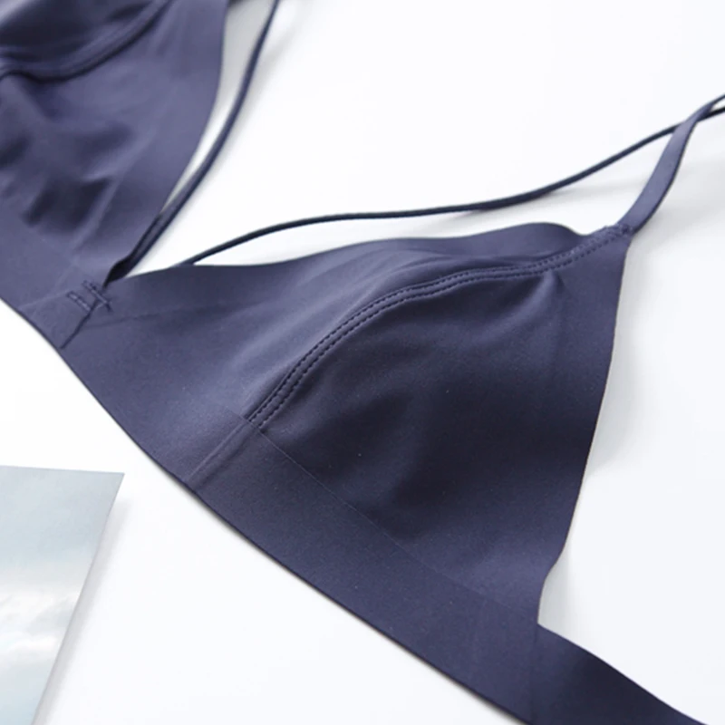Комплект женского нижнего белья из бюстгальтера и трусиков стрингов|thong bra set|bra