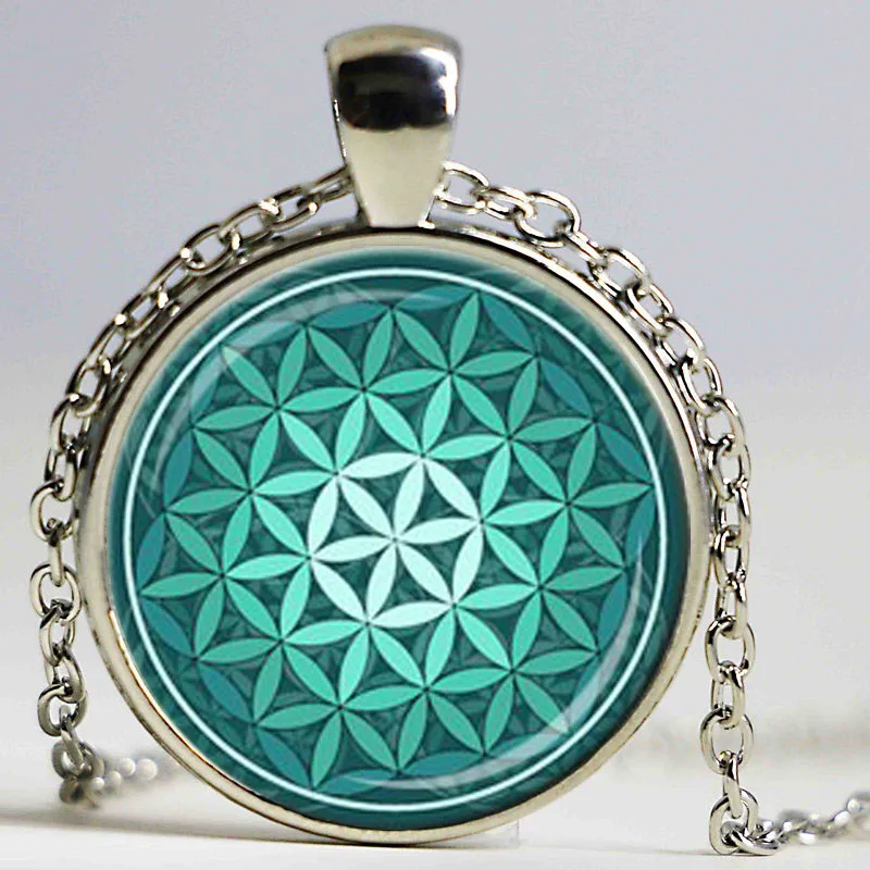 Оригинальное ожерелье с искусственными геометрическими элементами | Украшения и