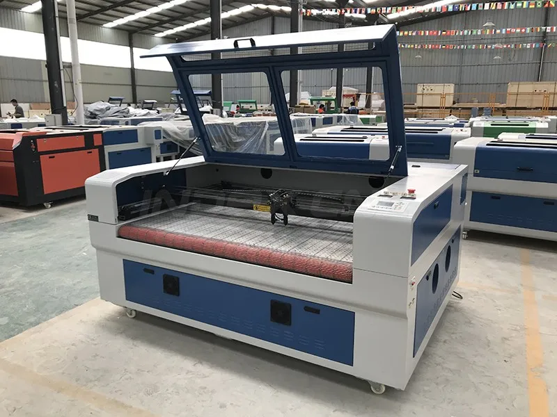 2018 рулон ткани кожи co2 cnc лазерная резка автоматическая подача машина цена 1300*900 мм