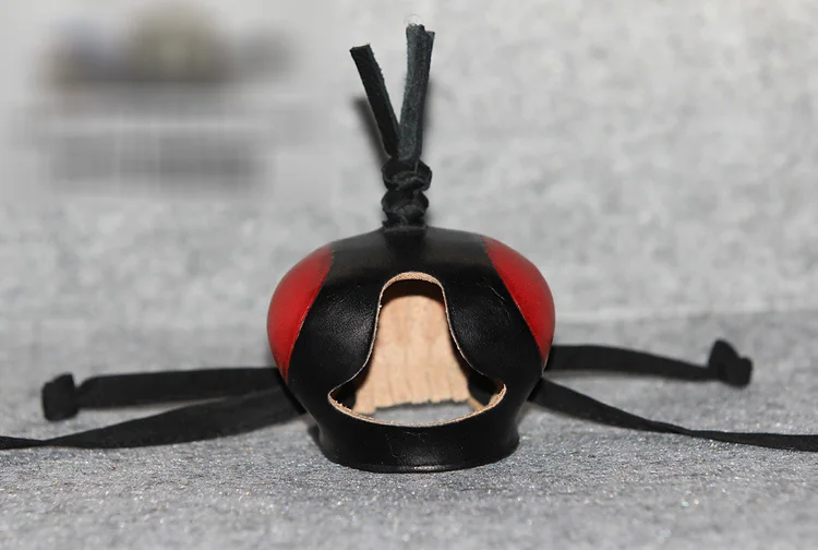 Головные уборы патчи для глаз кепка охоты Черная с крылышками| |