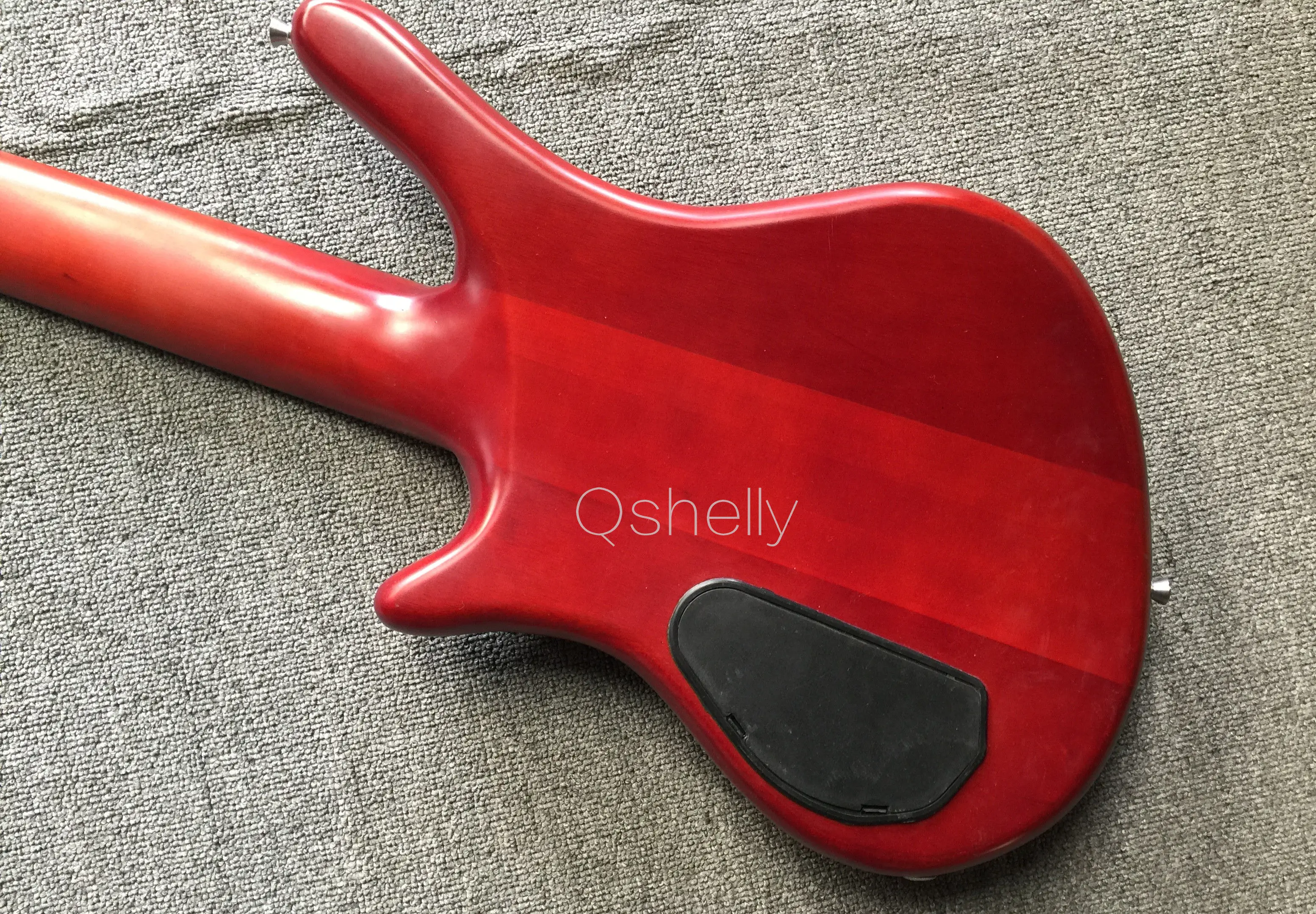 Высокое качество QShelly Пользовательские красный клен тело шеи через 5 струн официальный США пикап тремоло W электрический бас гитара