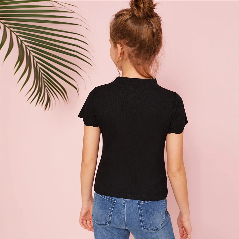 SHEIN/детская футболка для маленьких девочек с волнистым воротником-чокером; Милая футболка в рубчик; детский топ; коллекция года; Летние повседневные футболки с короткими рукавами и вырезами
