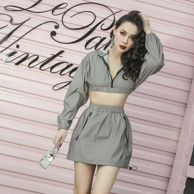 Зима 2018 стильная блестящая ткань короткий свитшот с капюшоном и короткая юбка