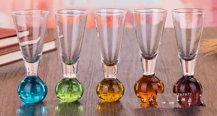 Стеклянная чашка с пузырьковым шариком треугольной формы для винных коктейлей и