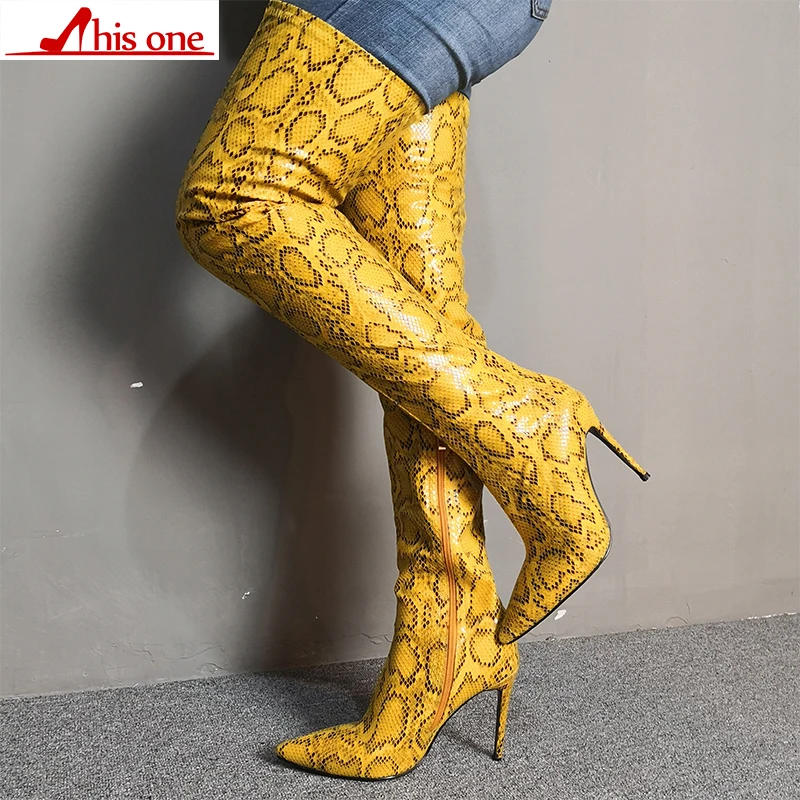 Желтые сапоги выше колена со змеиным принтом женская пикантная зимняя обувь на