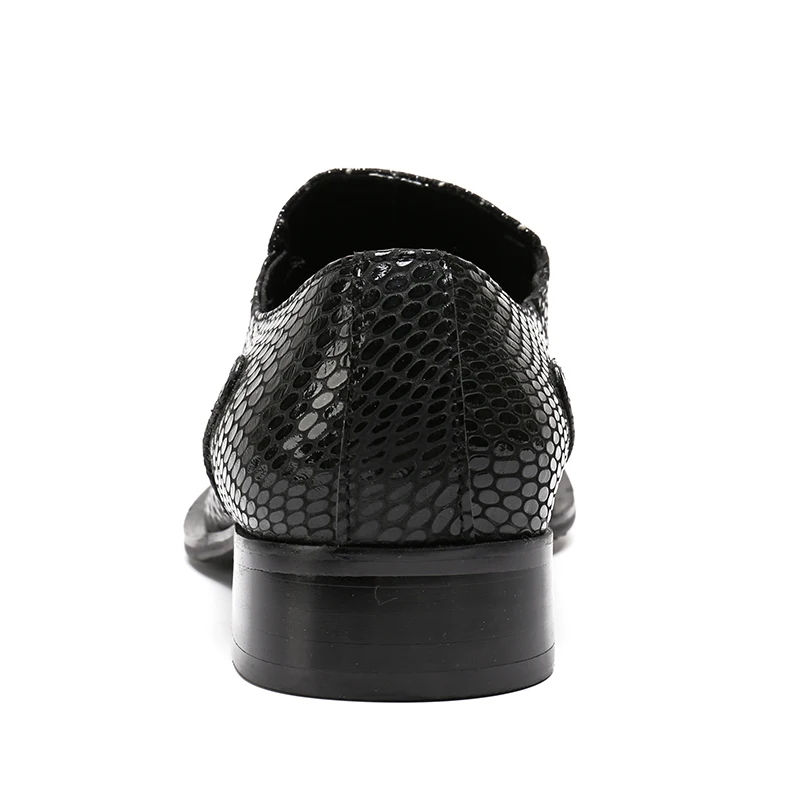 Лидер продаж Новинка кожаные Мужские модельные туфли с острым носком цвет