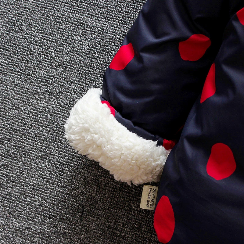 Зимние пальто для маленьких девочек Новая модная плотная одежда с хлопковой