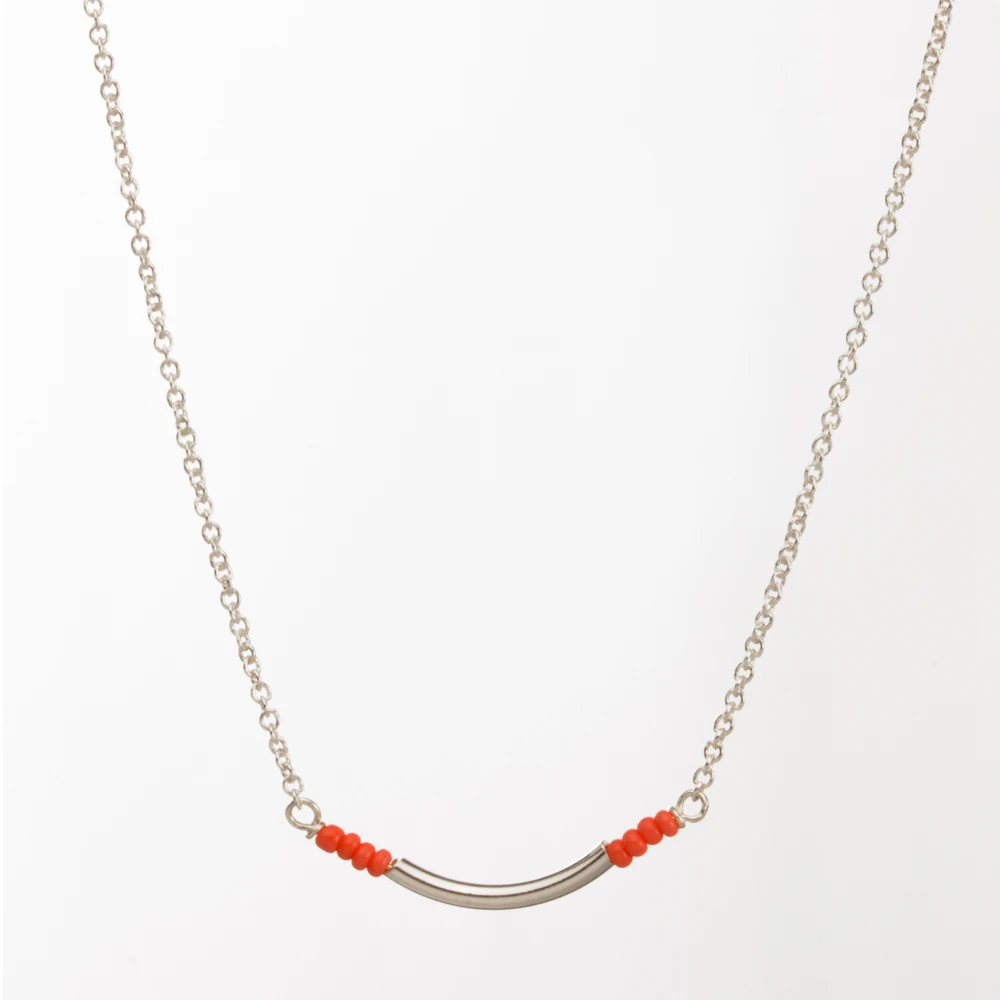 Сверкающее ожерелье из бисера кораллового цвета с подвеской погружением
