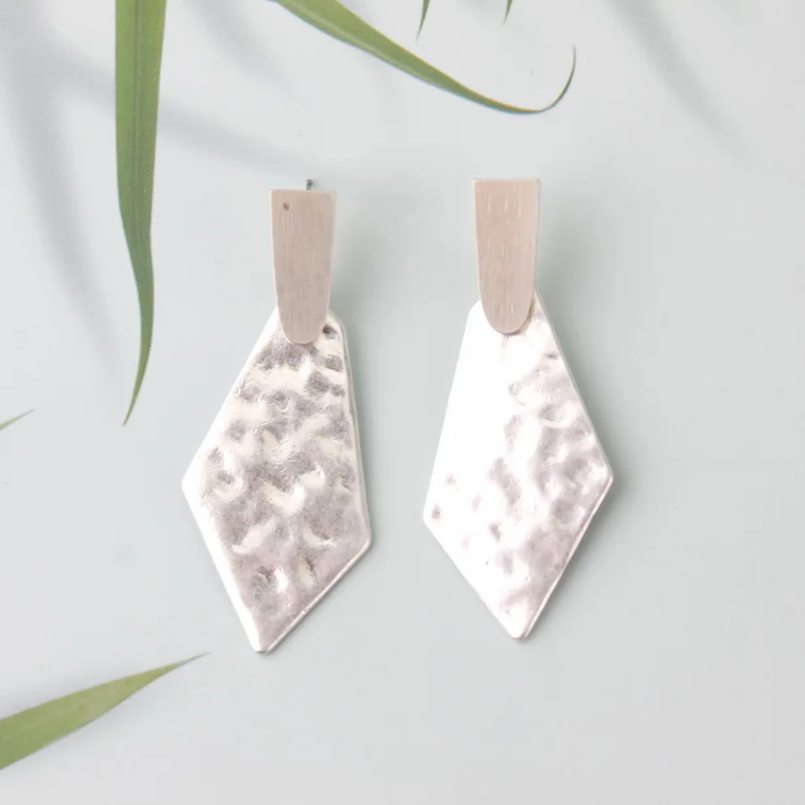 MATTED GOLD Jewelry Gia висячие серьги филигранные кованые металлические абстрактные лепестки Форма Серьги День матери подарок для мамы - Окраска металла: E5600 Silver