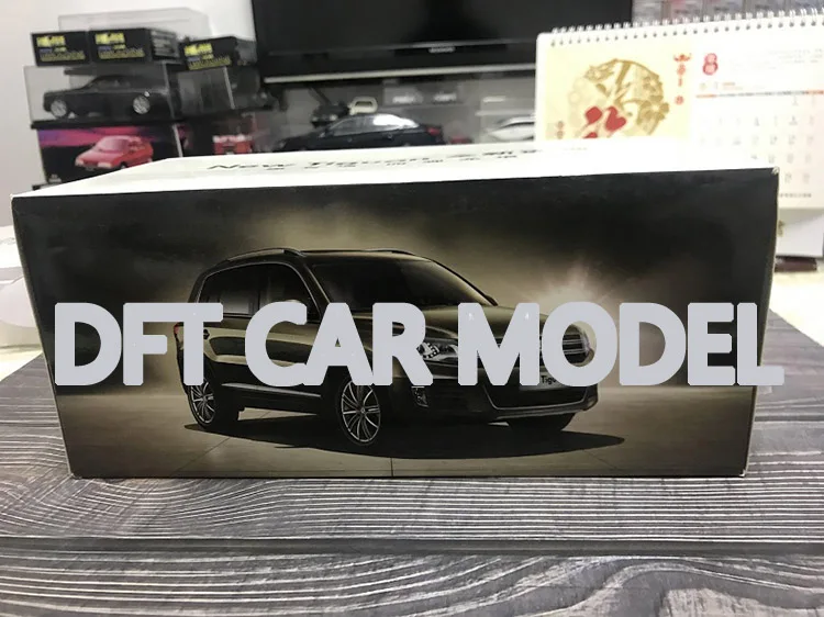 Литой 1:18 игрушечный спортивный автомобиль модель TIGUAN 2013 детских игрушечных автомобилей оригинальные авторизованные подлинные детские игрушки