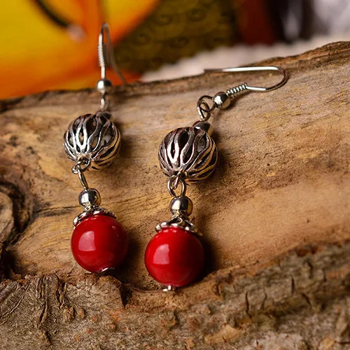 Женские серьги капельки из тибетского сплава с красным камнем в богемном