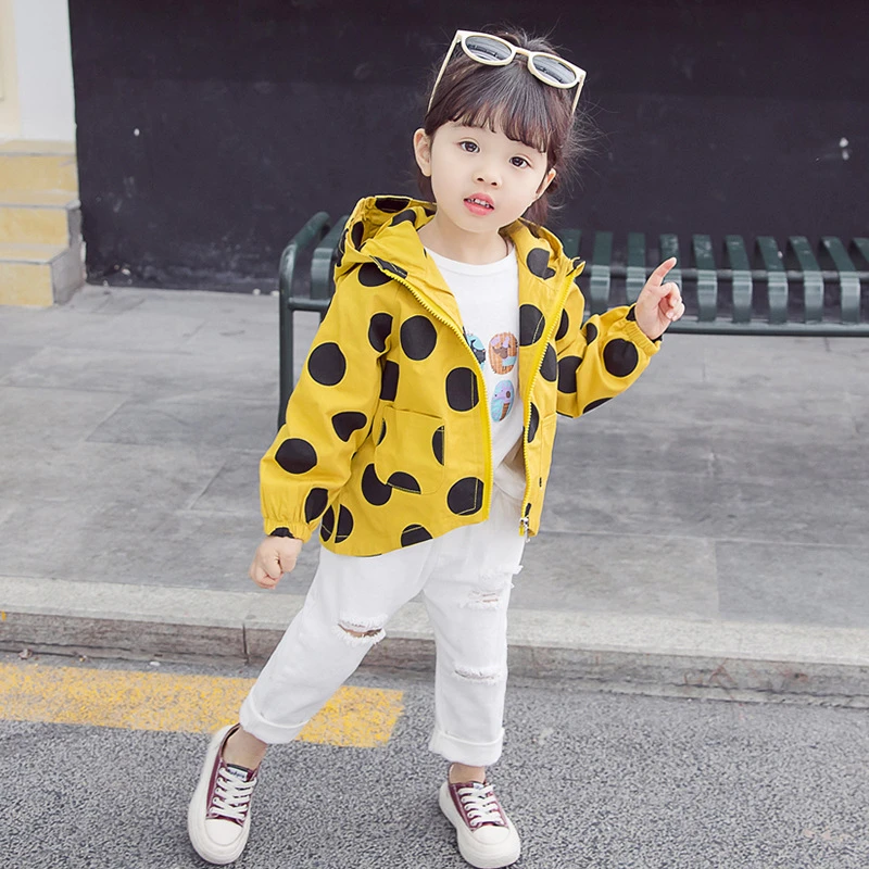 Весенне-осенние куртки с капюшоном в горошек для маленьких девочек