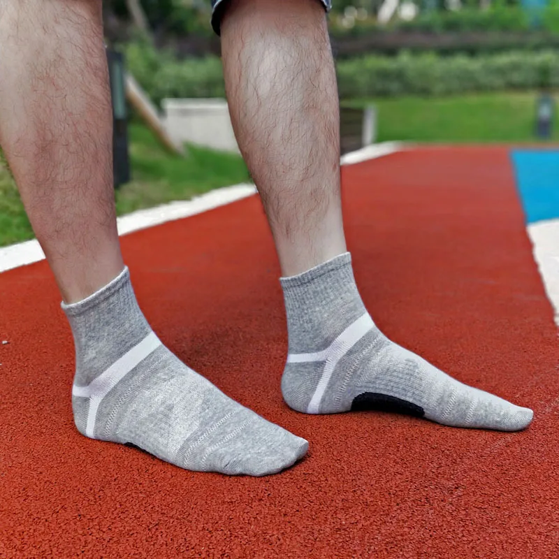 Moda Socmark Hot Sale Men Outdoor Sports Elite Basketball Socks Men Cycling Socks Compression Socks Cotton Bottom Men's socks