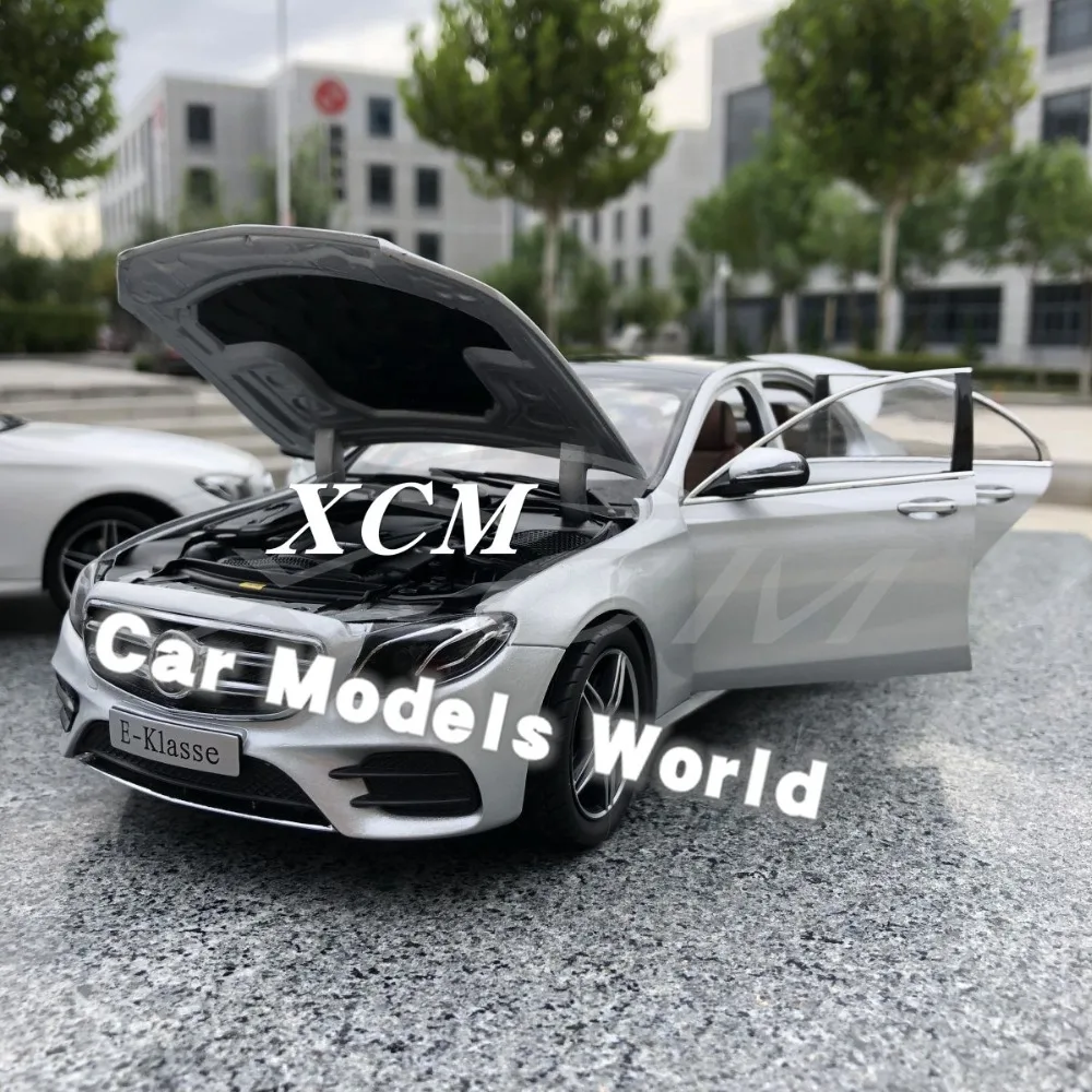 Модель автомобиля под давлением для iScale E-Class E-klase Limousine 1:18 (серебристый) +