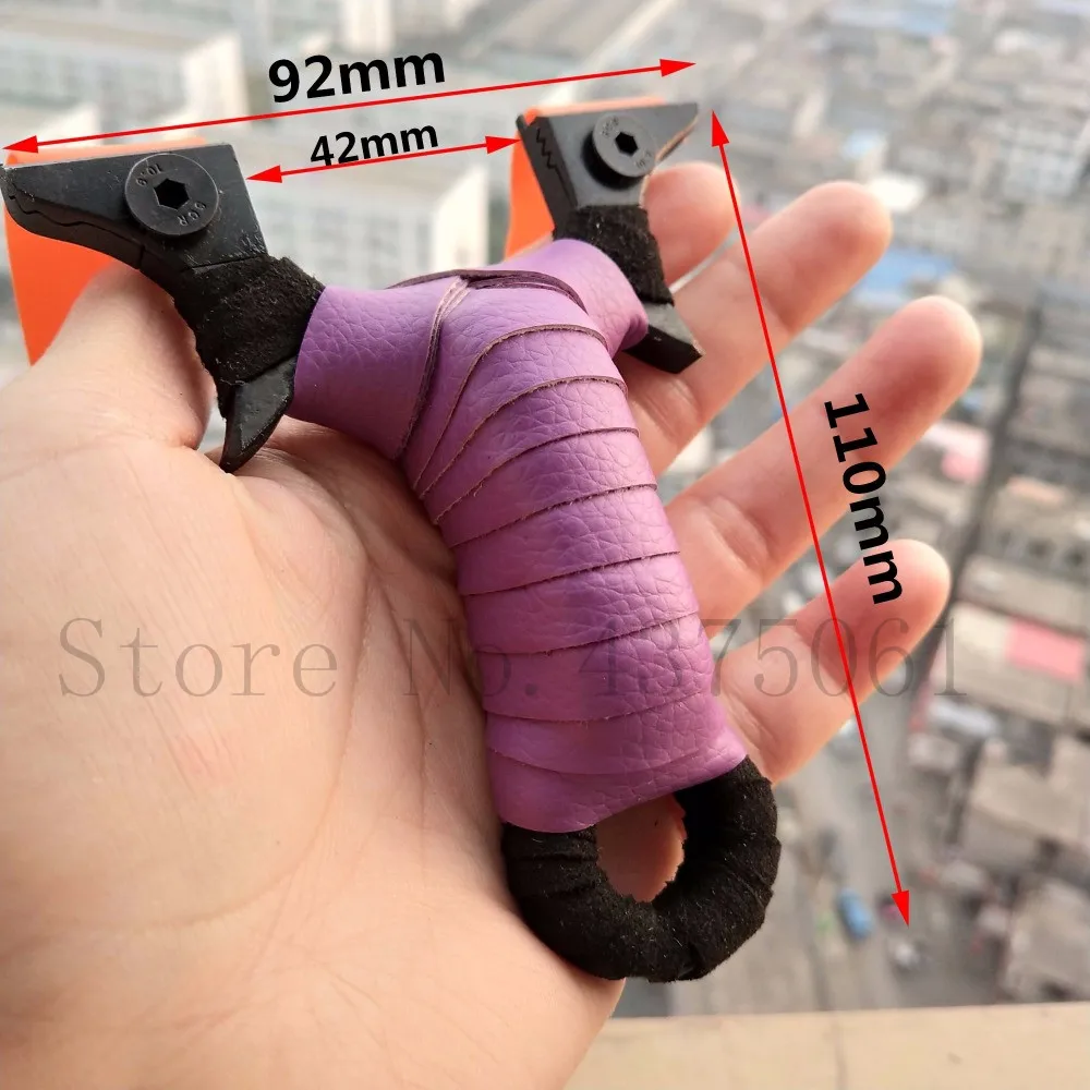 

Outdoor Traditional Slingshot Alloy Titanium Stainless Steel Flat Rubber Band Accurate Slingshot for Hunting Shooting