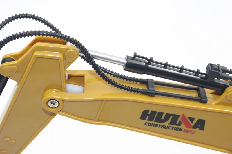 HUINA 1331 1/18 2,4G RC заряжаемая модель электрического экскаватора инженерные игрушки для копания