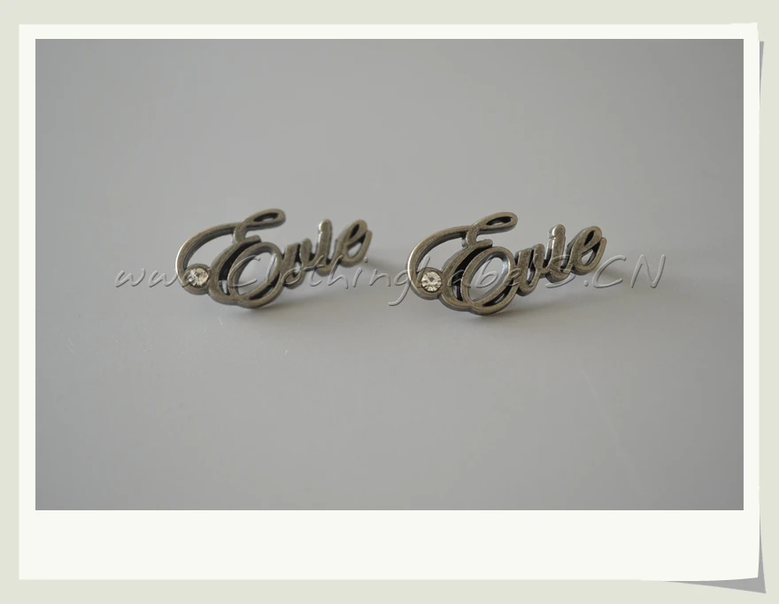 

Custom metal labels for clothing, garment labels for decoration, with pearl