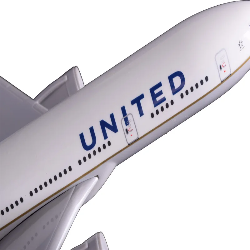 Модель самолета американской авиакомпании United Airlines модель боинг 777 B777
