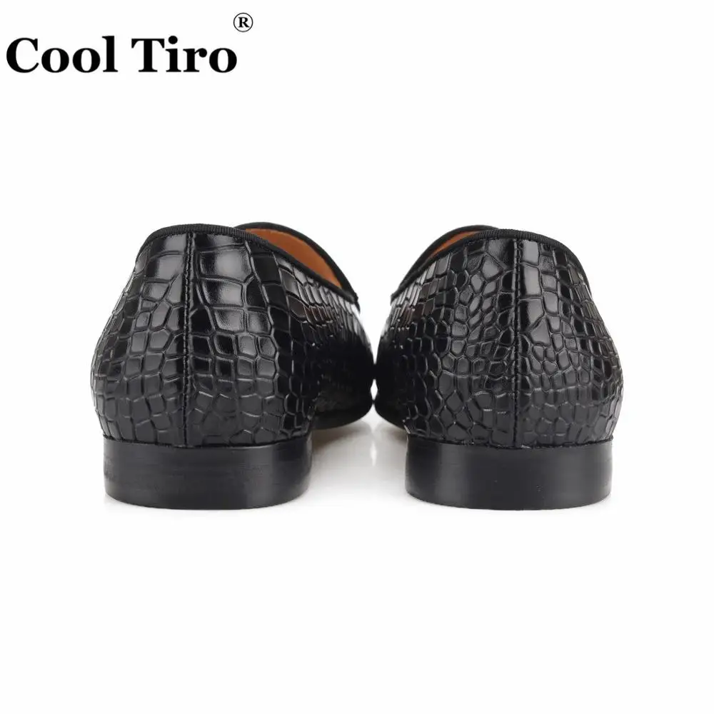 Мокасины мужские с бахромой черные крокодиловые лоферы свадебная Классическая