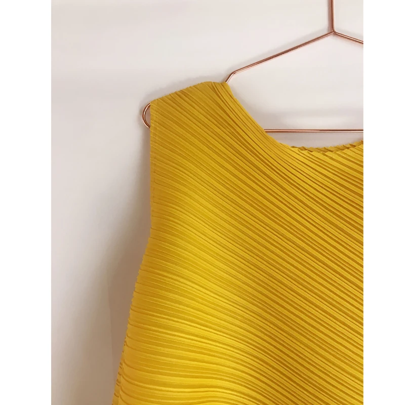 Changpleat летняя Новинка свободная Асимметричная Женская футболка Топы Miyak плиссированные модные неровные без рукавов однотонные женские футболки