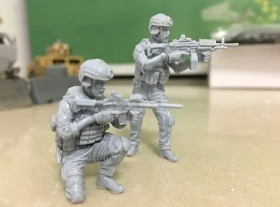 Модель из смолы в масштабе 1/35 года морские котики США 3 человека бесплатная