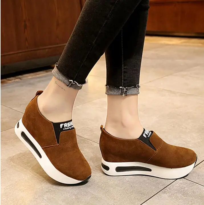 Женские кроссовки на платформе визуально увеличивающие рост толстой танкетке