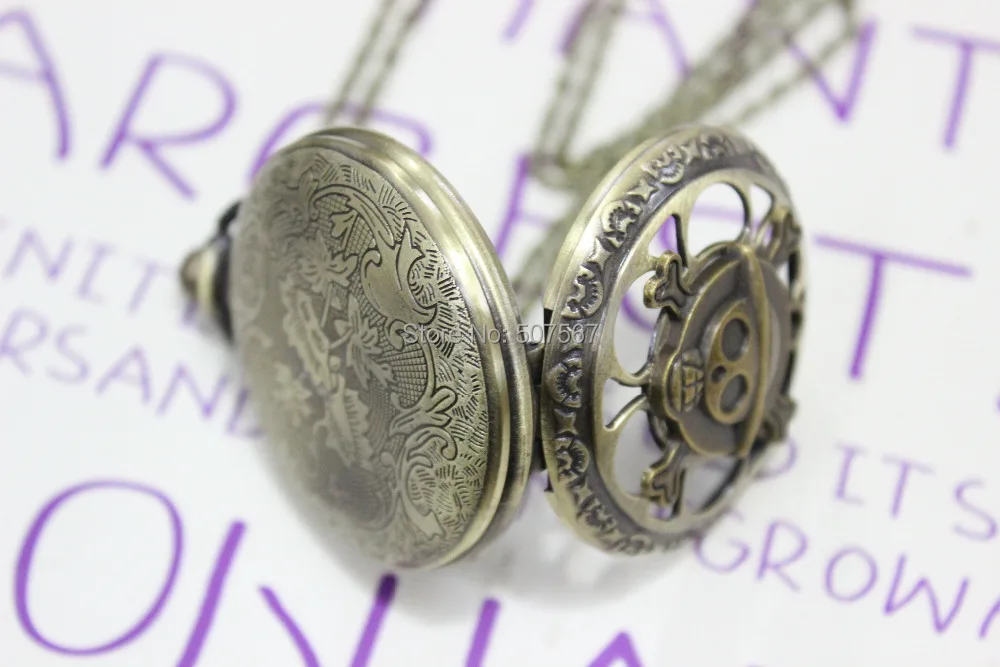 Оптовая продажа Череп пирата Луффи серьги мода карманные часы Подарочный