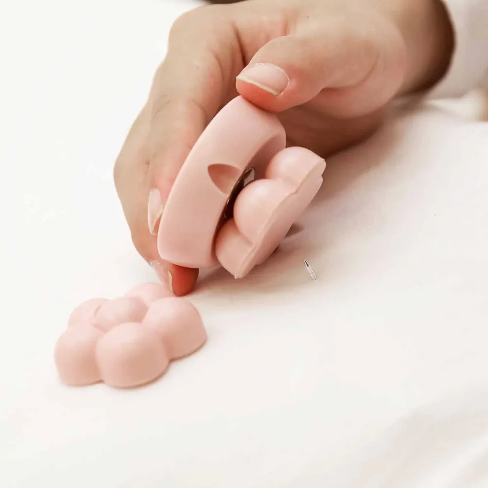 Простыня с цветочной пряжкой и магнитной застежкой для фиксатора 1