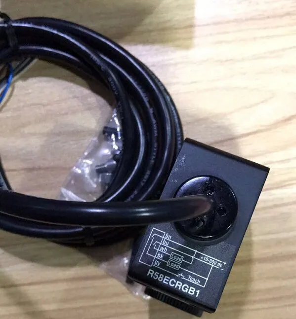 Новинка оригинальный аутентичный цветной сенсор баннера R58 Expert R58ECRGB1 |