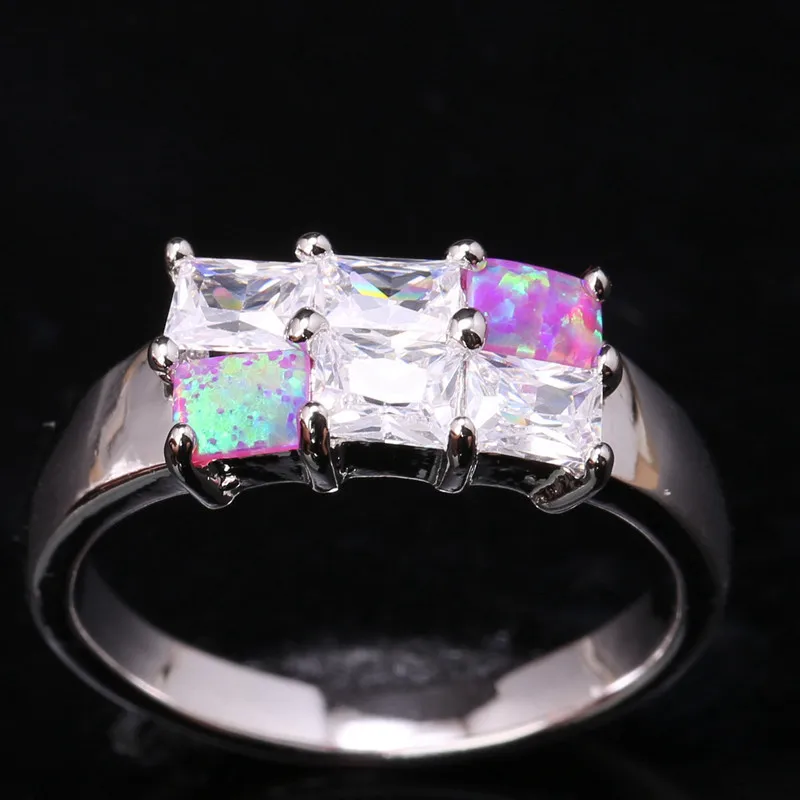 Шелковистый кубик Розовый огненный опал & Белое обручальное кольцо