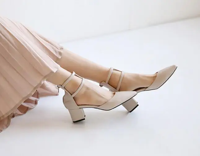 Женские туфли-лодочки на среднем каблуке черные бежевые туфли из искусственной