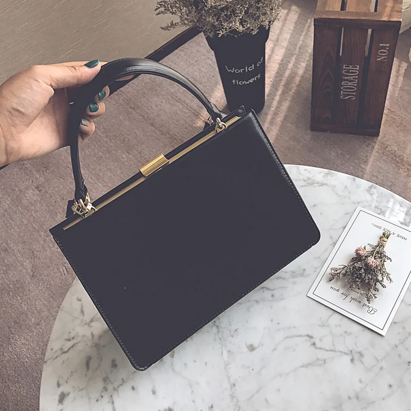 

Frame Women Shoulder Bag Vintage Messenger Bag Retro Metal Buckle Handbag Black PU Leather Tote OL Office Hand Bag Ladies Purse